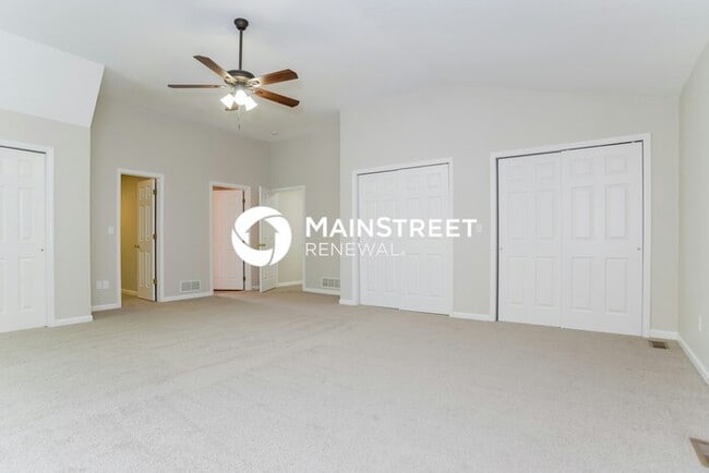 Building Photo - 4 Bedroom Pet-Friendly Home in LEAVENWORTH, KS with Main Street Renewal