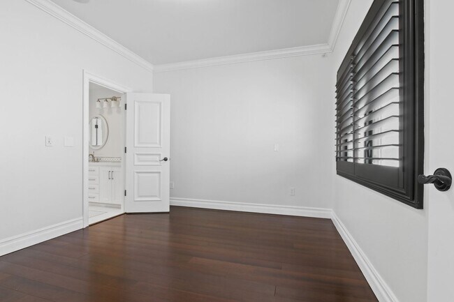Building Photo - Stunning 3 BD | 4BTH With 2 Bonus Rooms