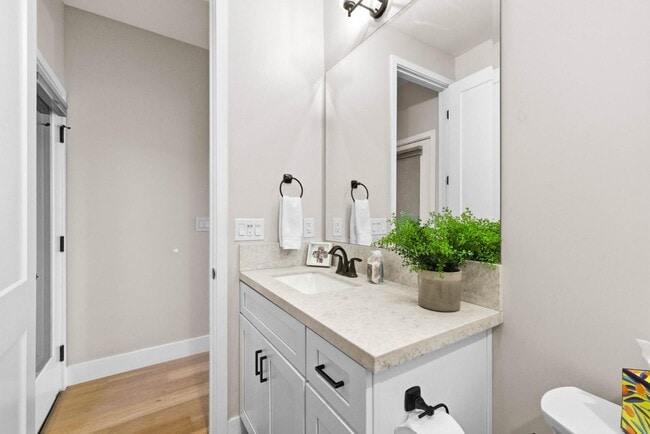 Building Photo - 5051 Savannah St