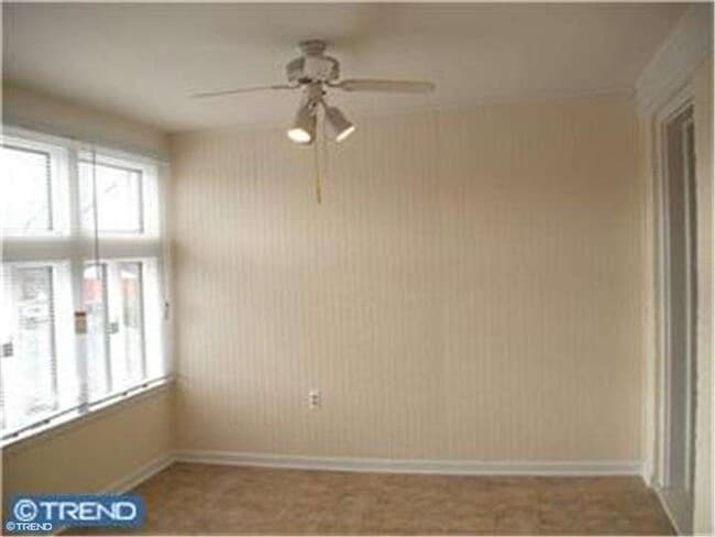 Building Photo - 1242 E High St