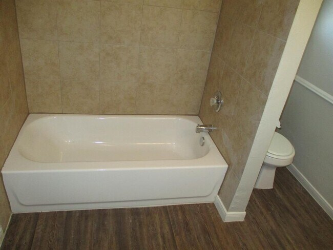 Building Photo - 4030 Rolling Terrace Dr