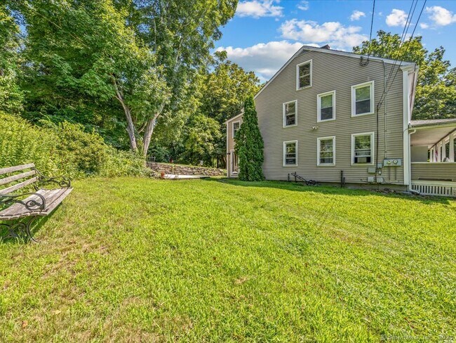 Building Photo - 440 Taylor Hill Rd