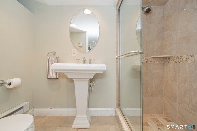 Building Photo - 309 Milbank Ave