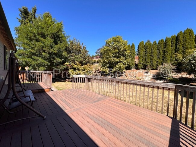 Building Photo - Large Updated 3 bed 3 bath in Camas!
