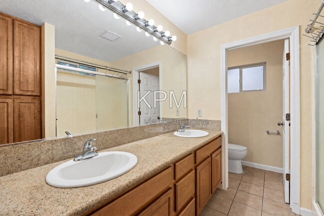 Building Photo - 1544 Emily Ct