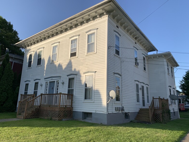Building Photo - 223 Main St