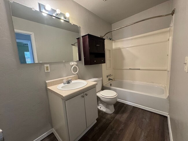 Building Photo - Cozy 3 Bedroom 1 bathroom home in Sapulpa! Pet Friendly