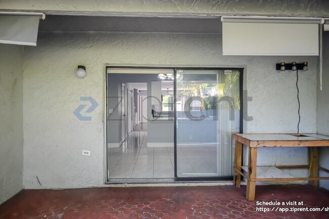 Building Photo - 9761 Riverside Dr