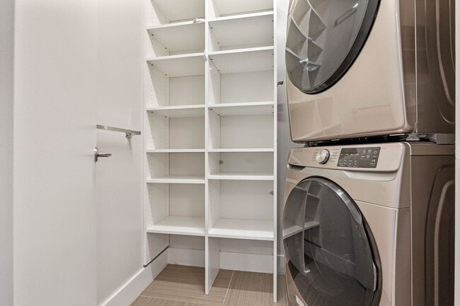 Building Photo - Luxury Corner Unit in Downtown Orlando’s Premier High-Rise Building