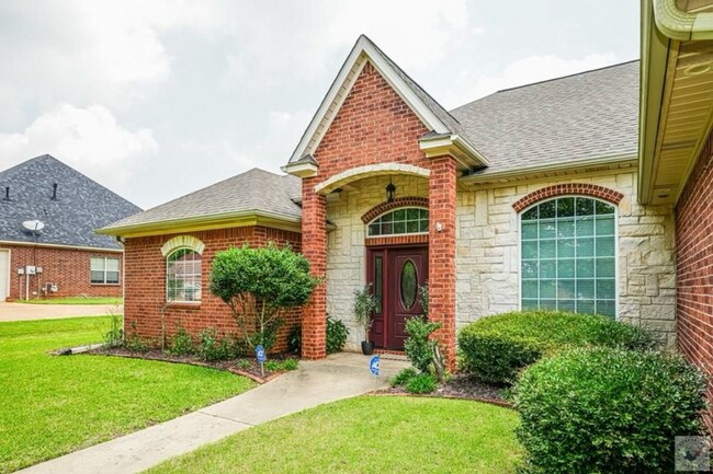 Building Photo - Beautiful, Spacious 4 bedroom Home for Rent!