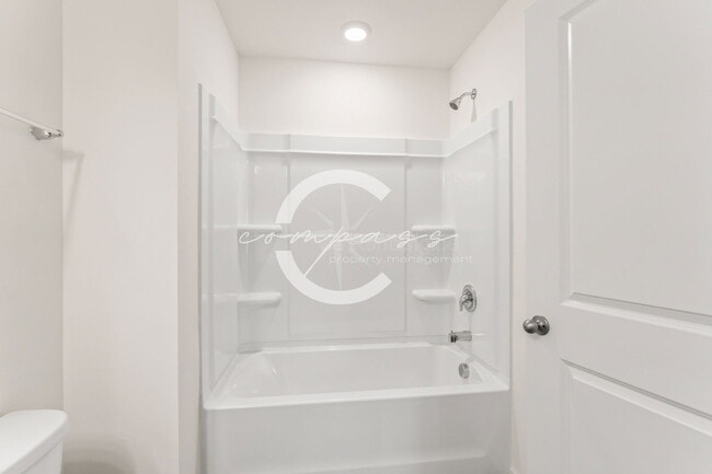 Building Photo - 303 Aldgate Wy