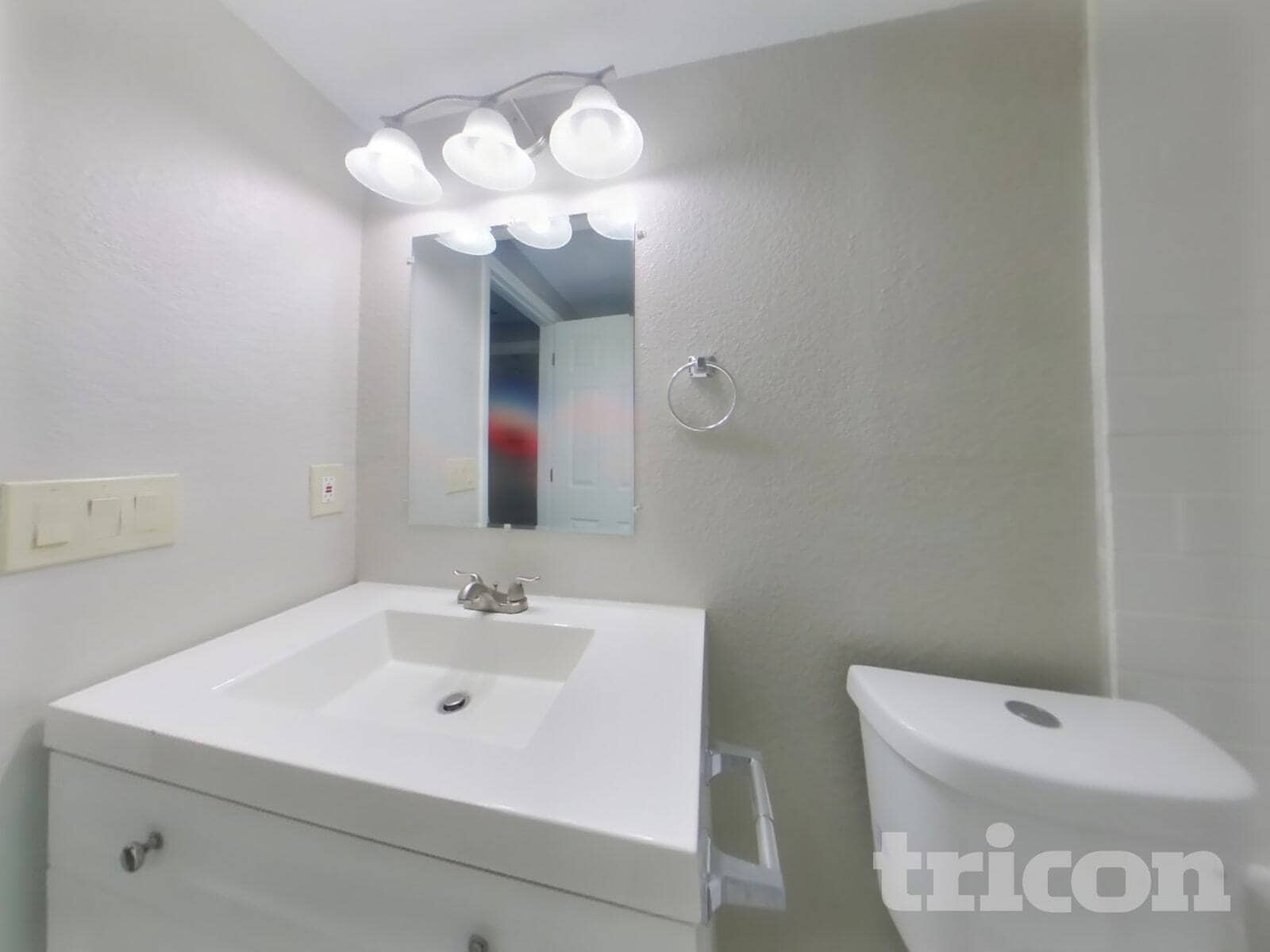 Building Photo - 505 E 40th St