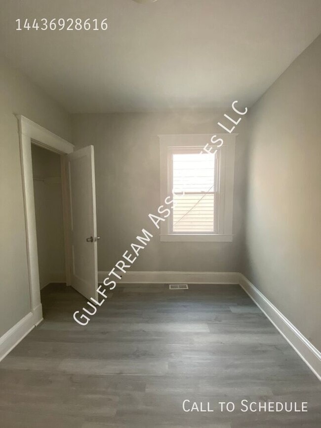 Building Photo - 2926 Arunah Ave
