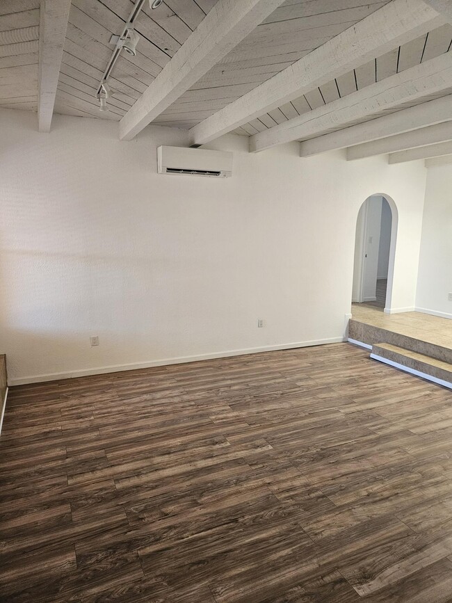 Building Photo - 1379 Borrego Pass