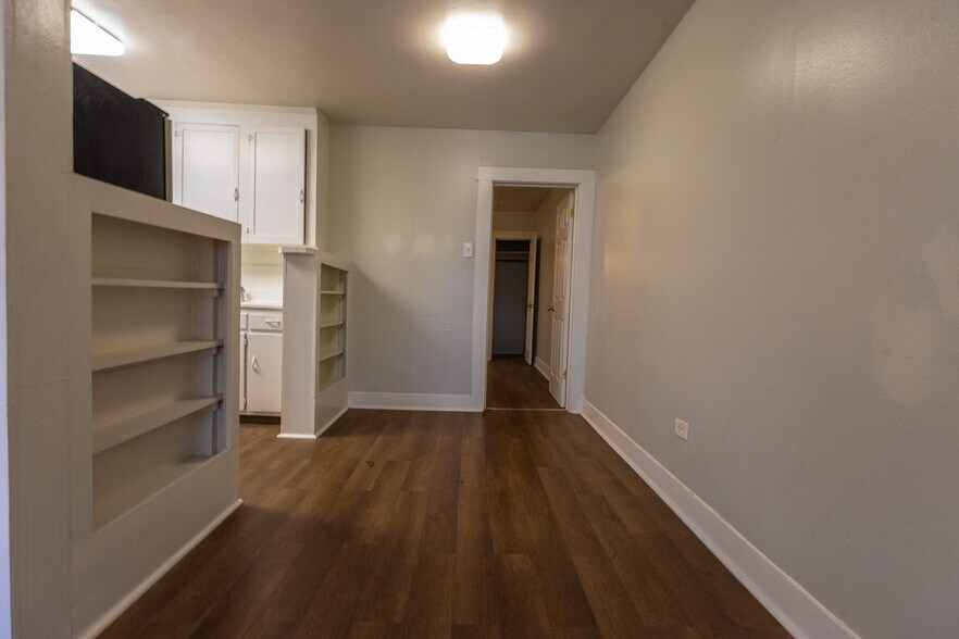 Building Photo - 615 N 23rd St