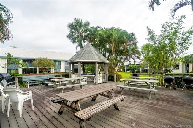 Building Photo - 175 SE St Lucie Blvd