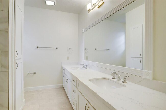 Building Photo - 1108 Nantucket Dr