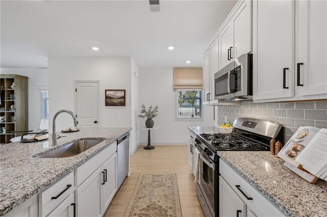 Building Photo - 180 Hensley Pk Ln