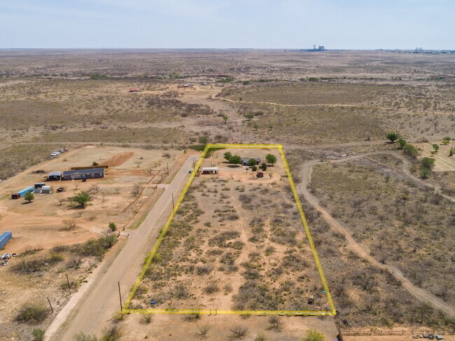 Building Photo - 214 E Mobley St