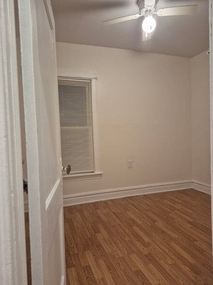 Building Photo - 1244 E 70th St