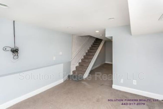 Building Photo - 3403 Hudson St