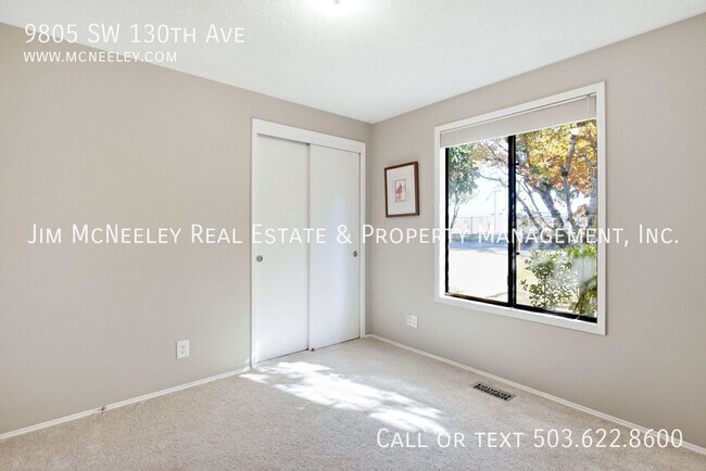 Building Photo - 9805 SW 130th Ave