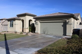Building Photo - Furnished 2 bedroom in Tehachapi