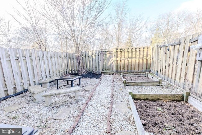 Building Photo - 13373 Hungerford Pl