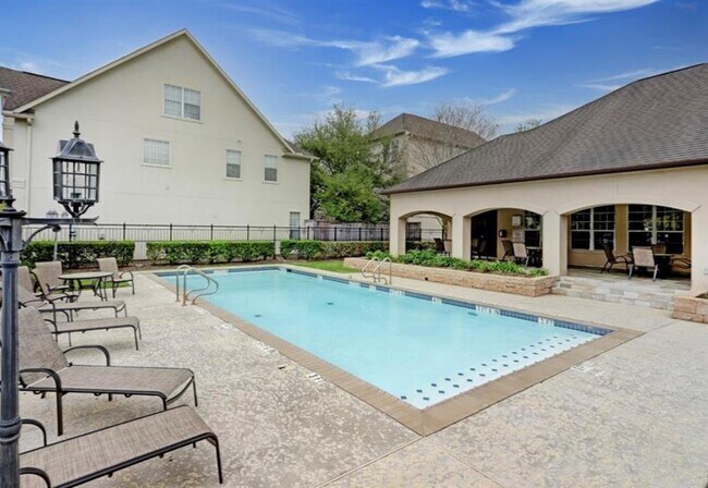 Building Photo - 9103 Harbor Hills Dr