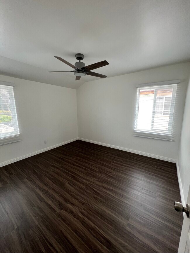 Building Photo - 3738 Carmona Ave