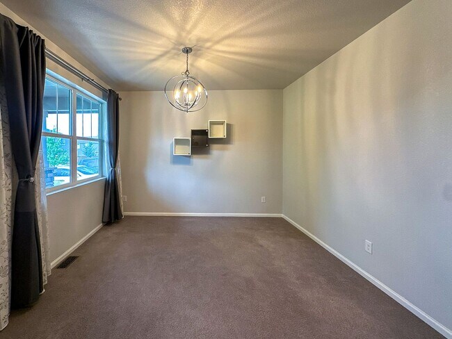 Building Photo - 17286 Bluetrail Ave