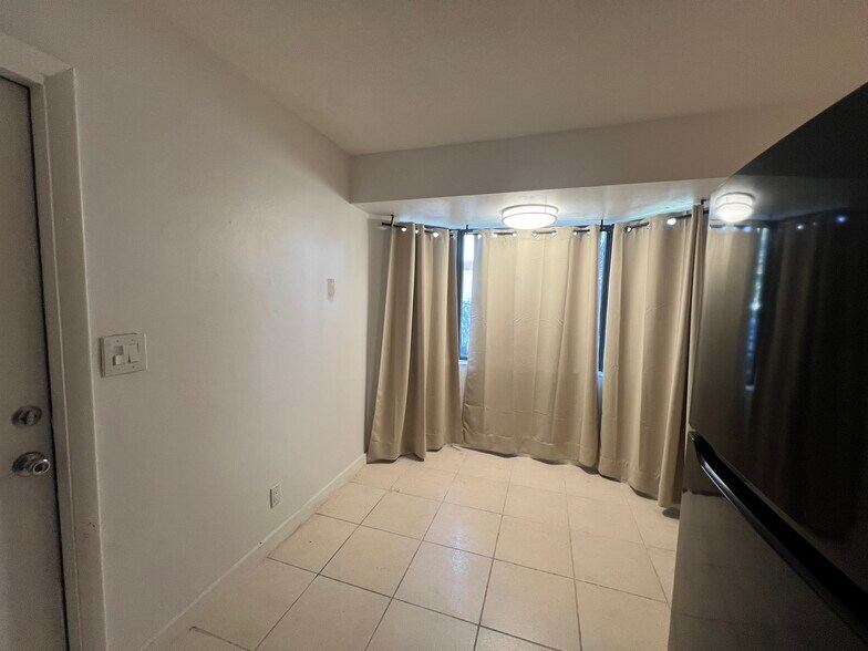 Dining room - 5851 NE 18th Ave