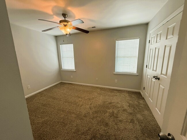 Building Photo - 8008 Banister Loop