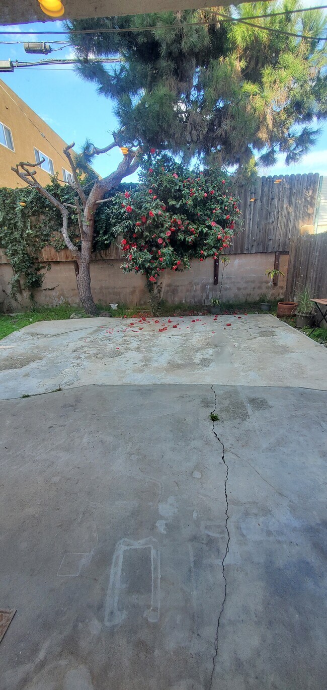 Building Photo - 11913 Culver Blvd