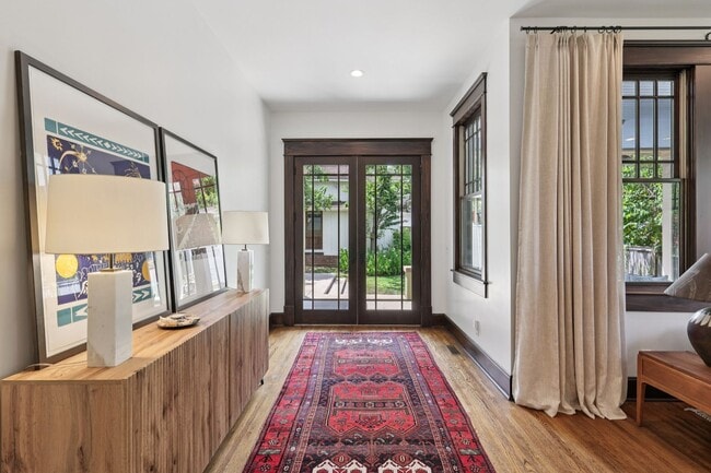 Building Photo - Beautiful Historic 4BR/3BA Gem | Hillsboro...