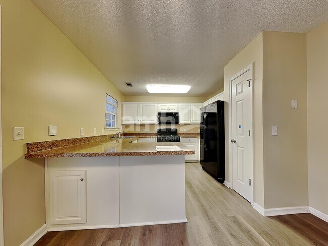 Building Photo - 26 Coronado Ct