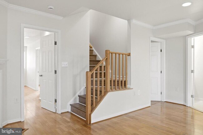 Building Photo - 45805 Marlane Terrace