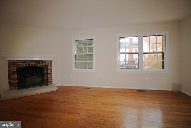 Building Photo - 316 Cherry Ct
