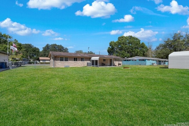 Building Photo - 1228 Rivercrest Dr