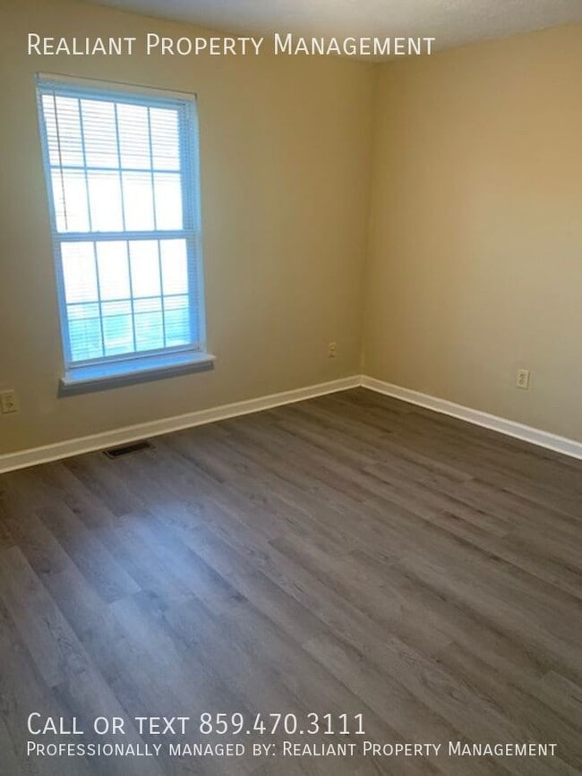 Building Photo - 112 Floyd Ct