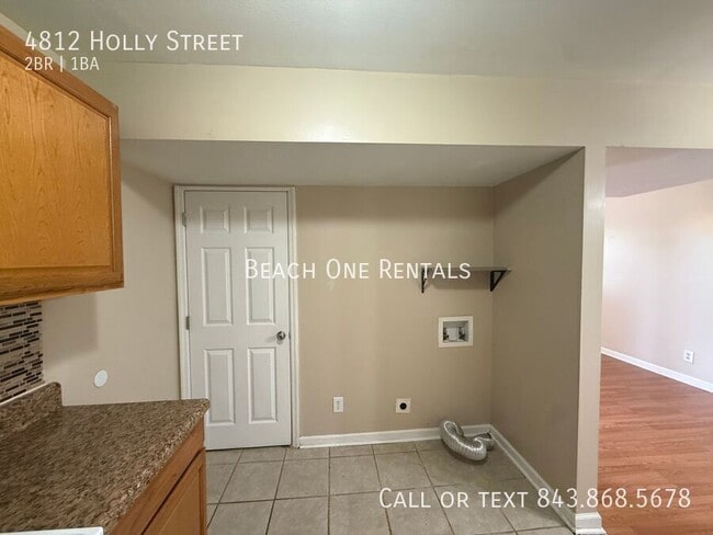 Building Photo - 4812 Holly St