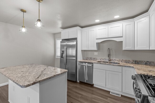 Building Photo - 1408 Quiet Ct