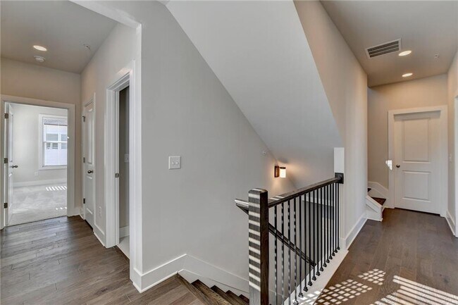 Building Photo - 1241 Waldon Xing