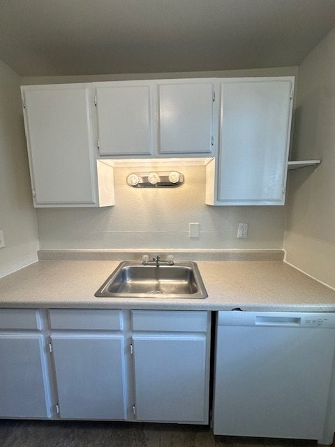 Building Photo - 2-Bedroom, First Floor Corner Unit, Near Transportation