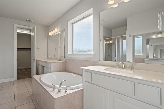 Building Photo - 2700 Mazaro Way