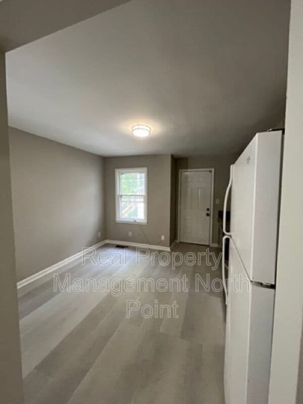 Building Photo - 456 Birney St NE