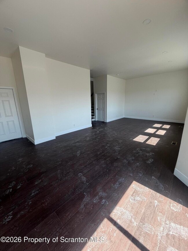 Building Photo - 105 Parkdale Dr