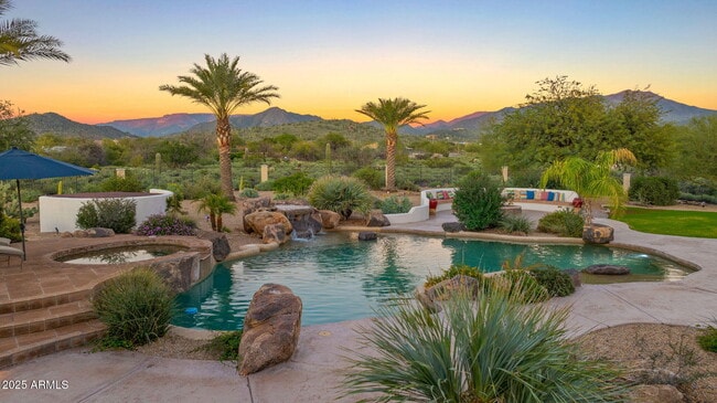 Building Photo - 5910 E Cielo Run S