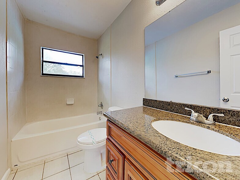 Building Photo - 10503 Willowbrae Dr