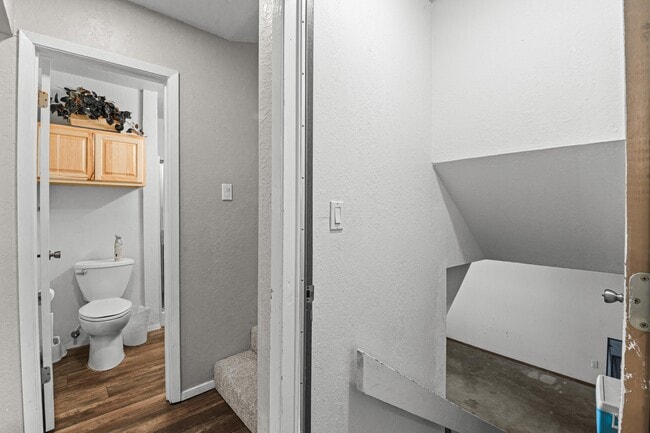 Building Photo - 103 Racquet Pl